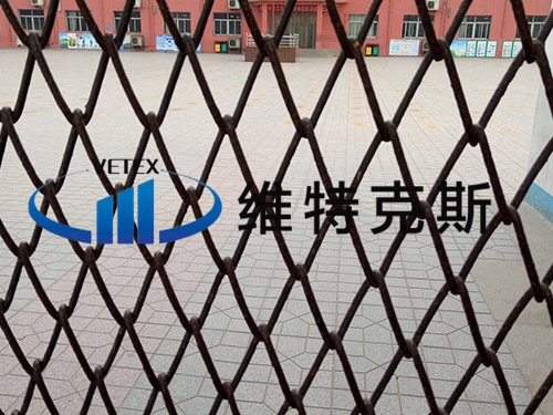 勾花網(wǎng)圍欄